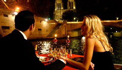 http://agentluxe.com/wp-content/uploads/2012/11/excellence-bateaux_mouches.jpg