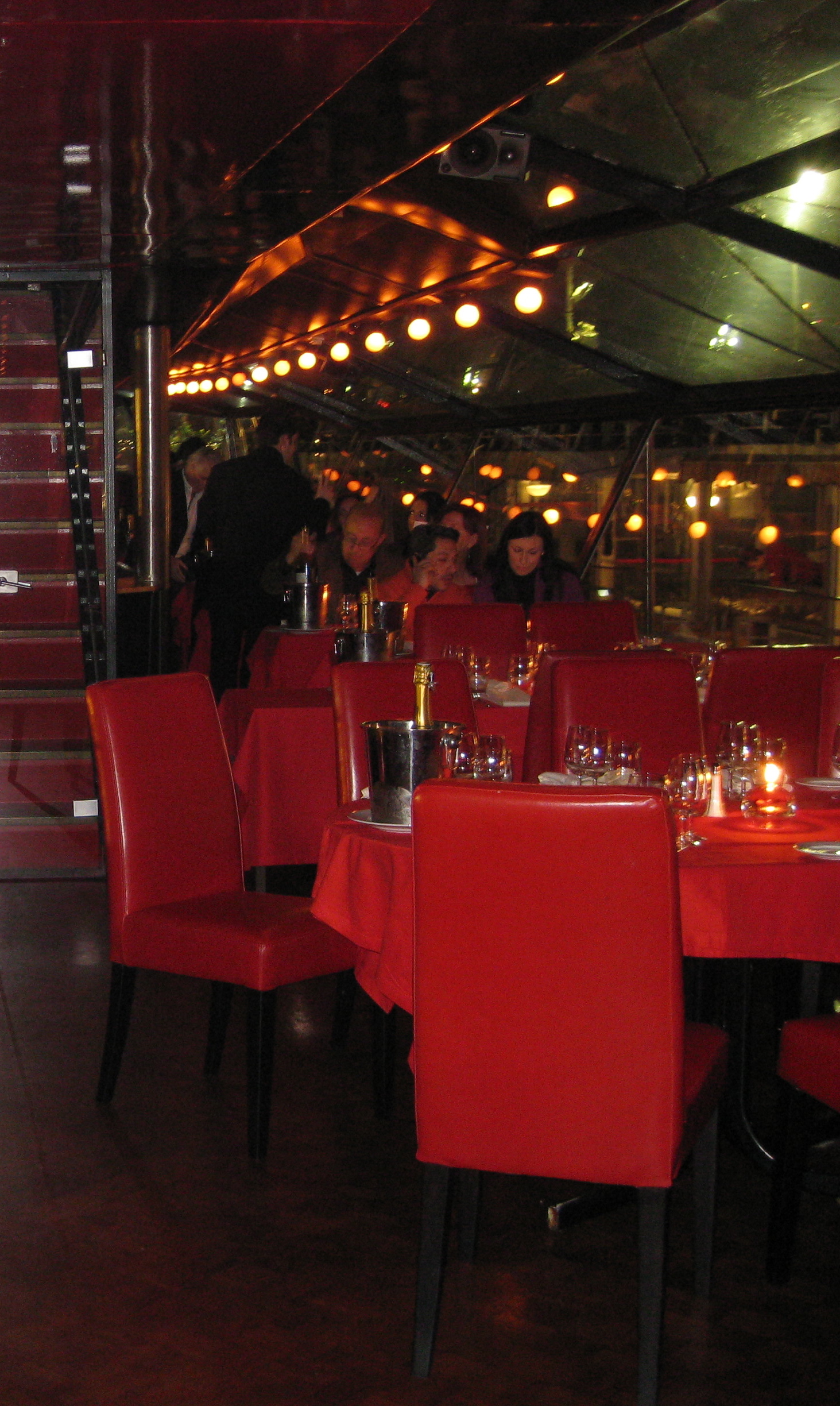 Bateau Mouche dinner cruise in Paris