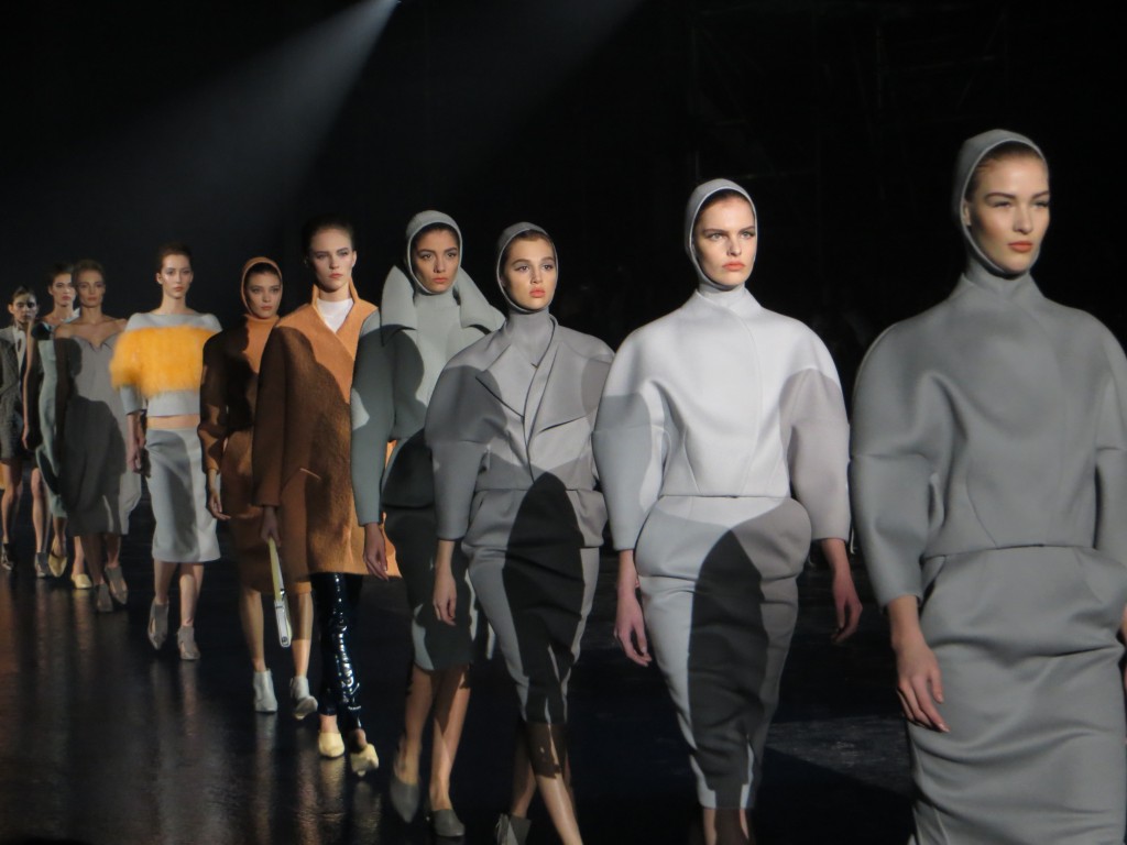 Mugler, Fashionshow in Paris, - Agent luxe blog