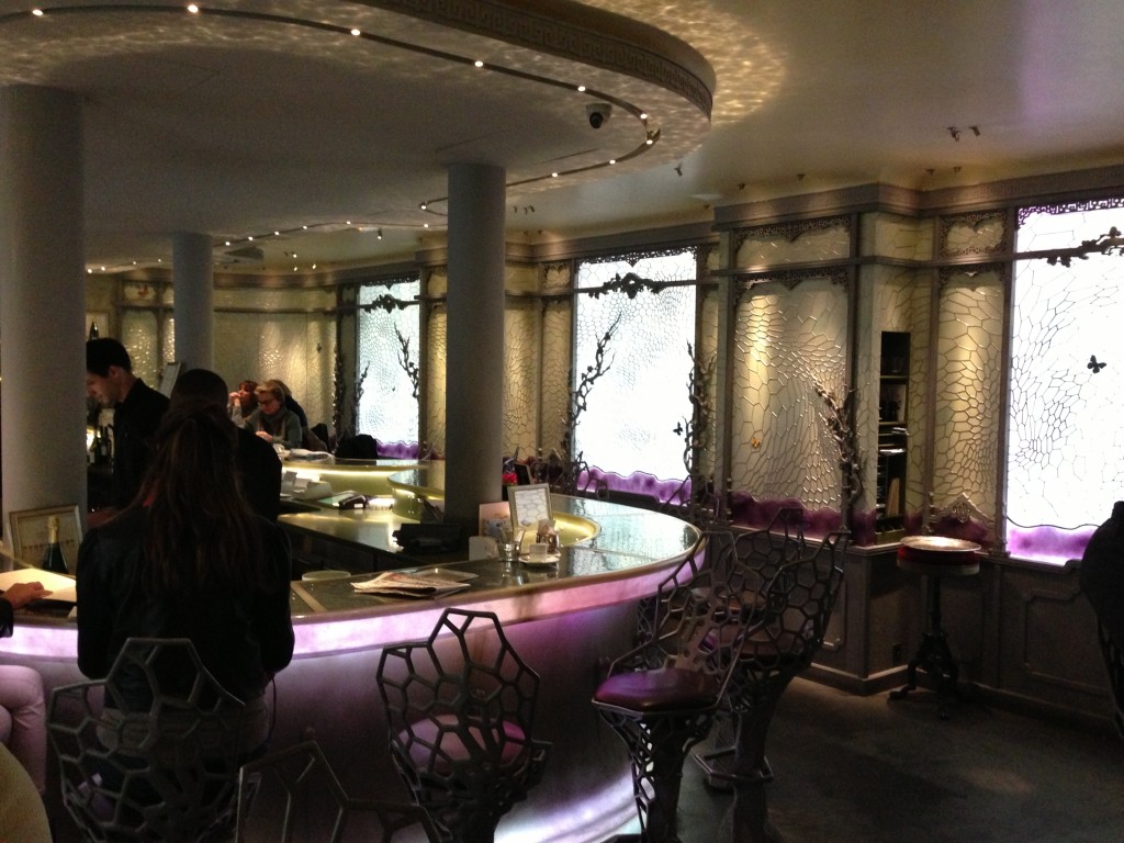 Ladurée´s bar in Paris 