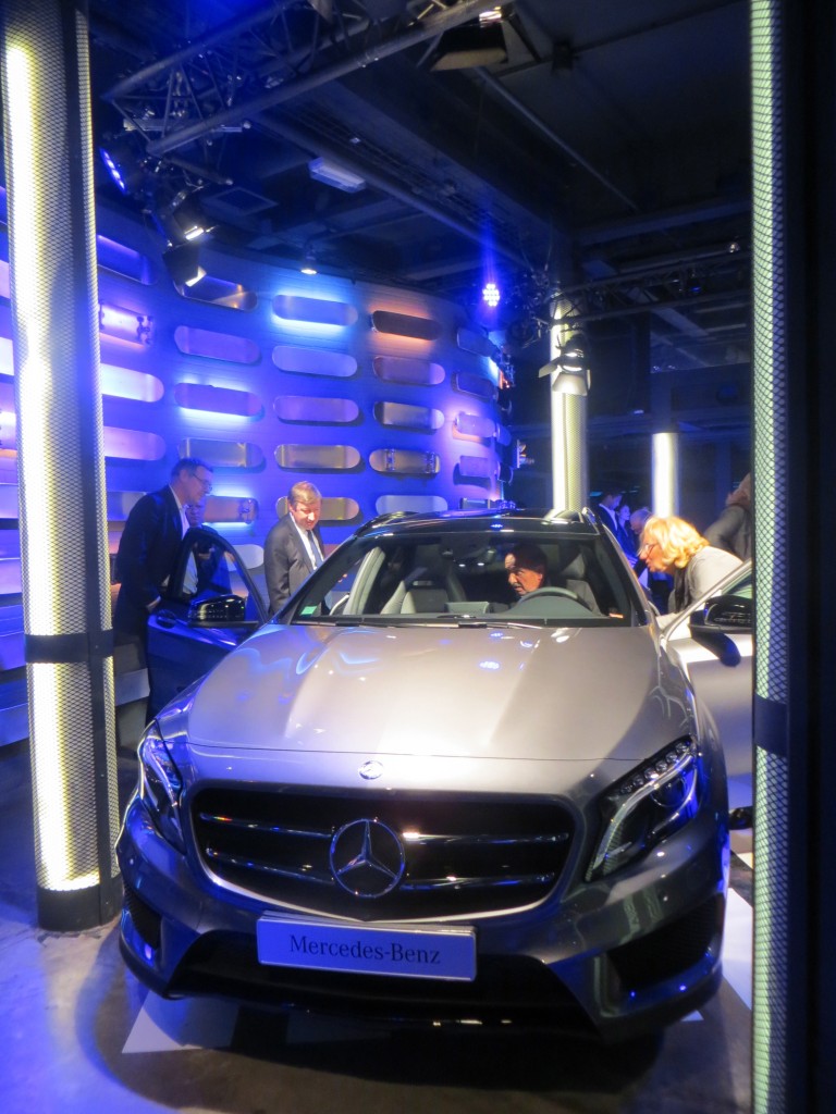 Mercedes-Benz pop up store in Paris 2014